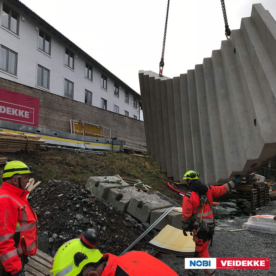 Mellomstasjon: Mellomstasjon: