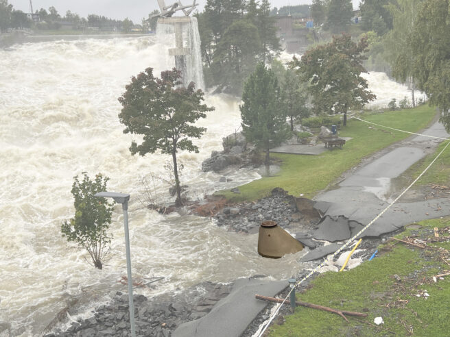 Betongkum under stormen Hans i Hønefoss